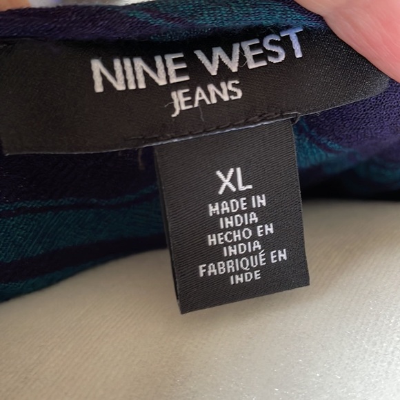 Nine West plaid blouse with trim detailing - Picture 4 of 4